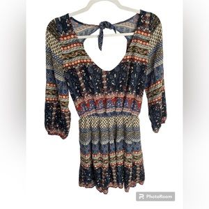 Hollister dress Women’s Medium mini Boho mixed print blue red v-neck summer